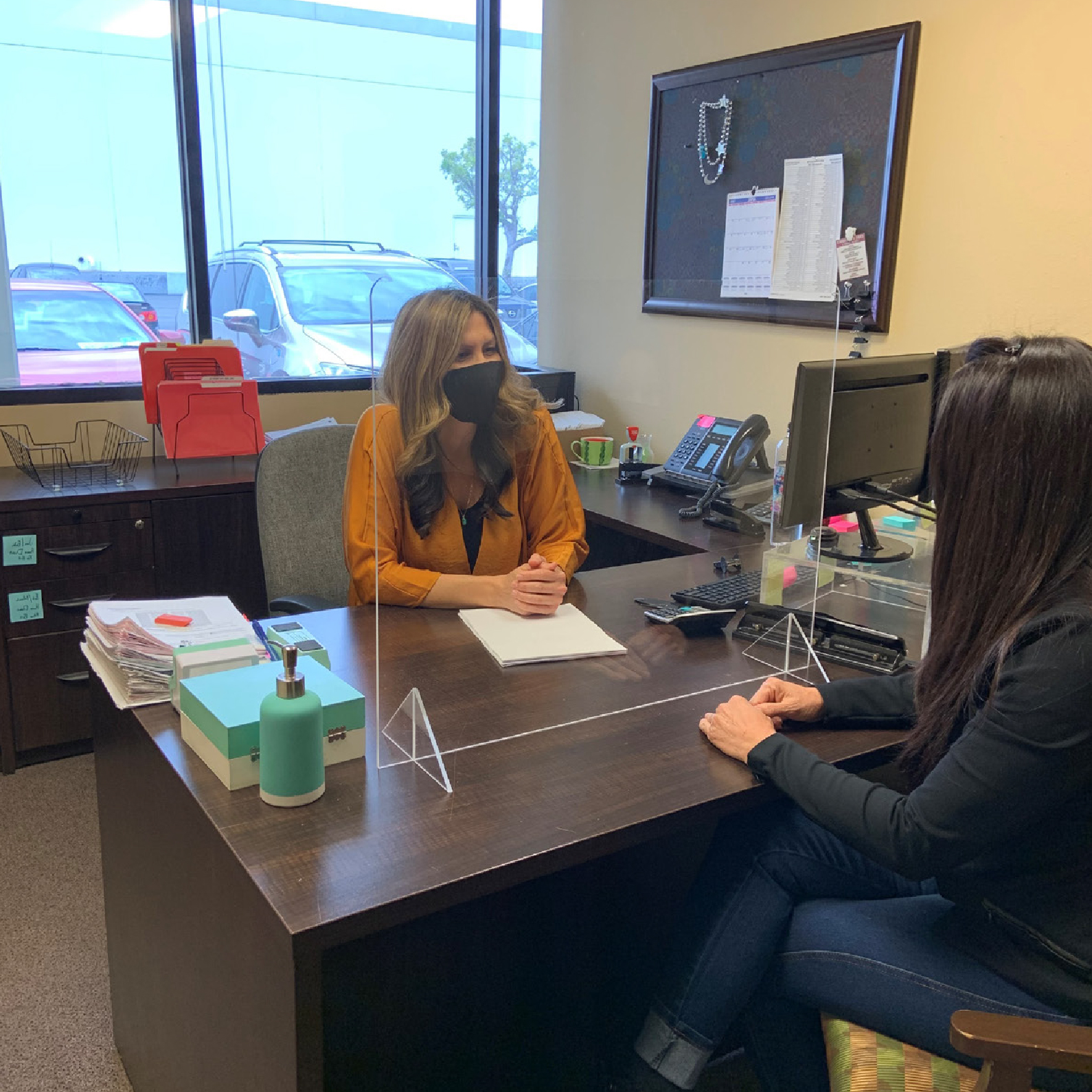 desk-guard-with-footers-full